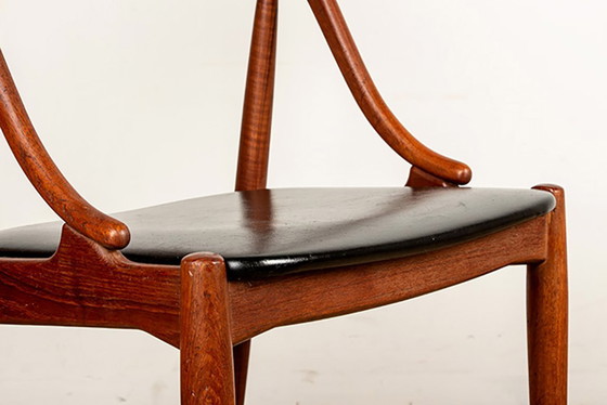 Image 1 of Satz von 6 dänischen Stühlen aus Teak und Skai, Modell 16 von Johannes Andersen für Uldum Møbelfabrik 1965.