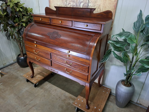 Klassischer amerikanischer Zylinderschreibtisch, Schreibtisch, Sekretär, Maße: 122 x 55 cm und 77/125 cm hoch.