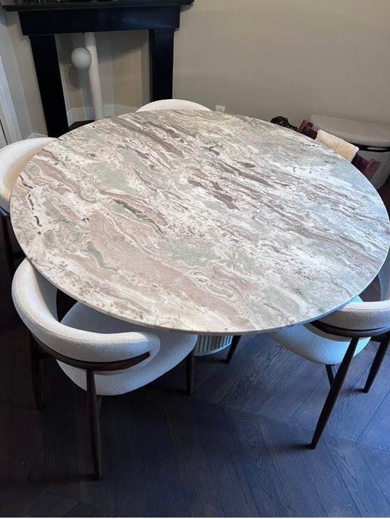 Tavolo da Pranzo in Marmo Incl. 4 Sedie Ø140 Cm (Nuovo) – Nordal, Tavoli da pranzo, Marble (photo 4 of 5)