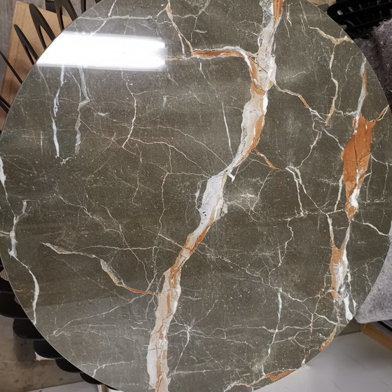 Image 1 of Mantiro Elica side table