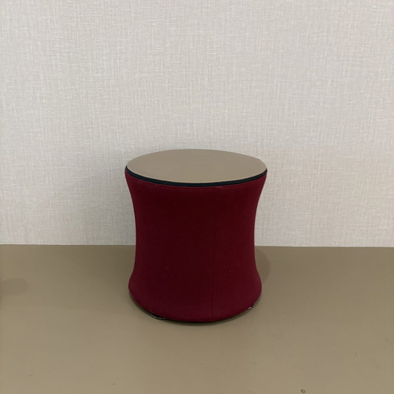 Minotti Davis Drum Pouf – Footstools & poufs, Leather (photo 4 of 6)