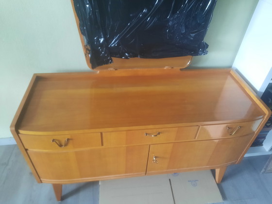 Image 1 of Hairdressing table with large mirror