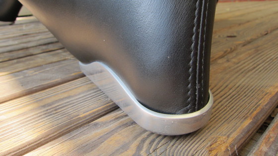 Image 1 of 2x Leolux Echnaton armchair