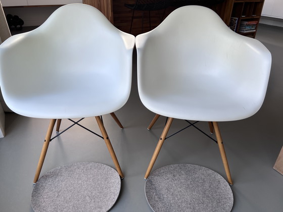 Image 1 of 2x Eames Daw stoelen wit