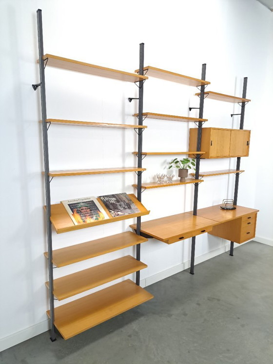 Image 1 of Sistema di pareti modulari con scrivania di design svedese Olof Pira
