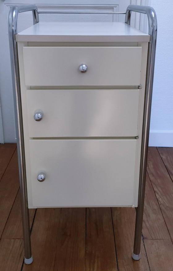 Image 1 of Comodino anni '80 in metallo laccato in acciaio inox