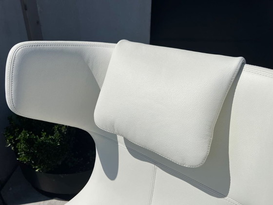 Image 1 of Vitra Grand repos met ottoman