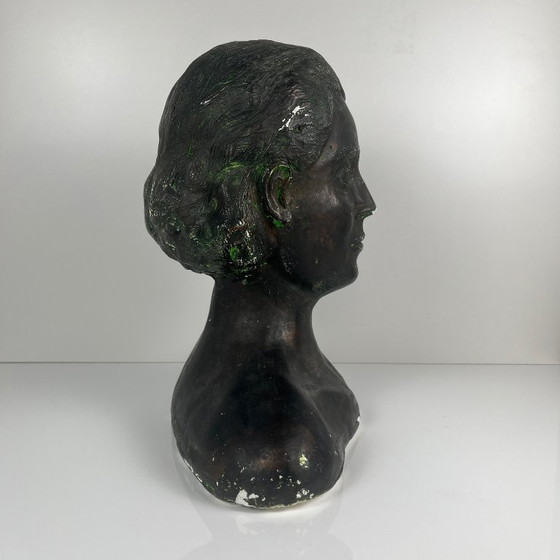 Image 1 of Neoclassicistische gipsen buste van een vrouw, vervaardigd door M. Mongey, 20e eeuw.