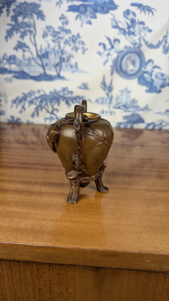 Image 1 of Piccolo vaso a treppiede firmato Barrias e Barbedienne in bronzo dorato Art Nouveau, fine XIX secolo