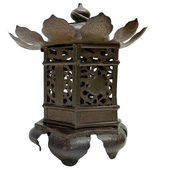 Monumentale Lanterna da Tempio Giapponese Antica in Bronzo (Tsuri-Tōrō) – Periodo Meiji – ca. 1900 (photo 5 of 6)