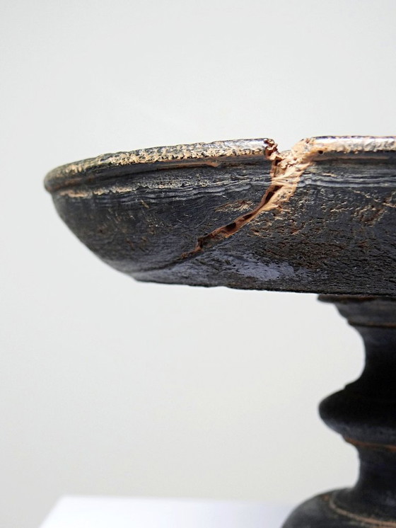 Image 1 of Decoratieve kom van gesneden, zwartgeblakerd hout met een donkere patina, vintage uit Zuidoost-Azië.