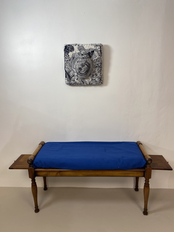 Image 1 of Table Sculpture Textiles Ref ROC