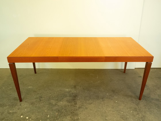 Image 1 of Table de salle à manger extensible, teck, années 1960