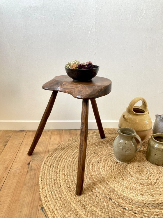Tabouret tripode ancien en bois massif, fabrication artisanale, Marron, Rustic (photo 2 sur 11)