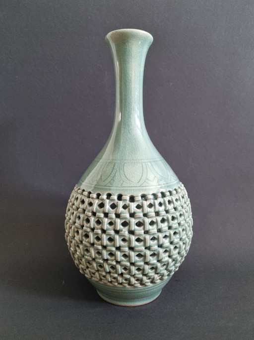 Große Koryo-Seladon Doppelwand-Vase (Sukashi) – Meister An Bong-hak