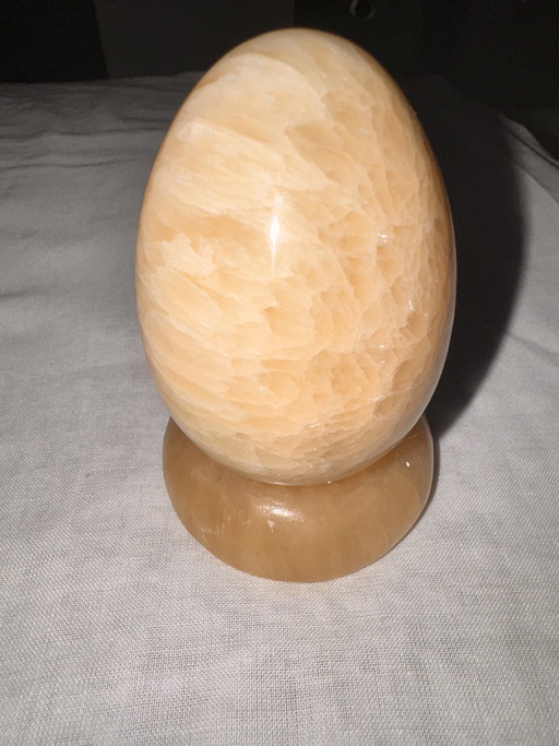Œuf décoratif en onyx/pierre