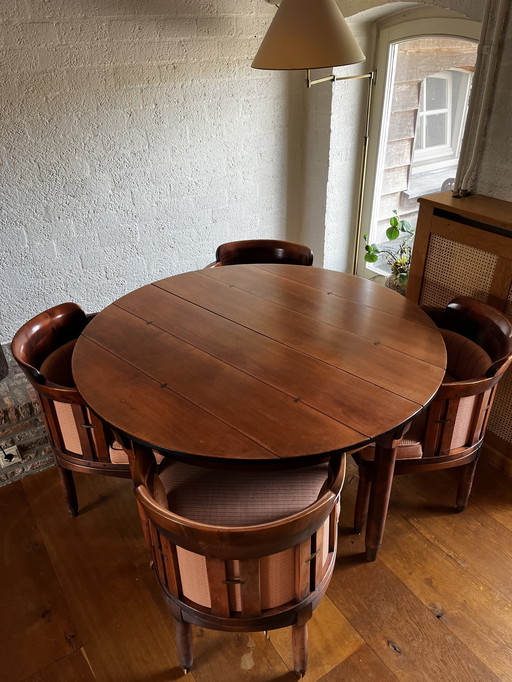 Schuitema Shaker dining table with chairs.