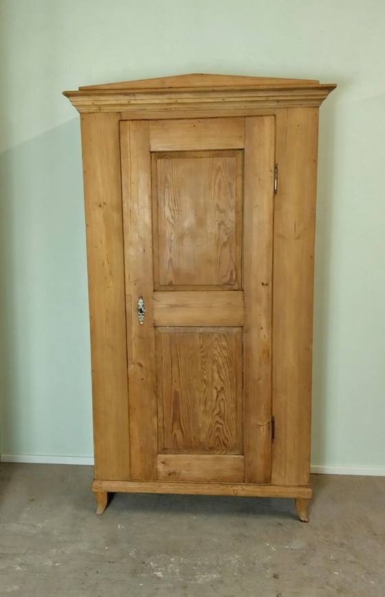 Image 1 of Antieke grenen eendeurs kast kledingkast meidenkast halkast