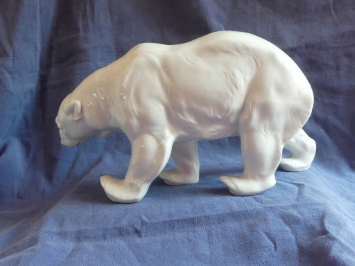 Polar bear porcelain Wagner Apel 17 cm – decoratieve objecten, Vintage (photo 2 of 12)