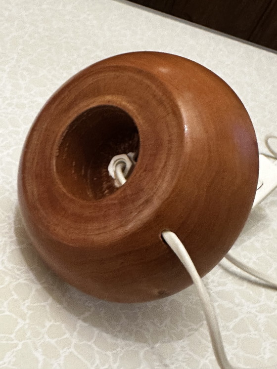 Small Turned Solid Wood Table Lamp – 80s – Vintage (photo 8 of 10)