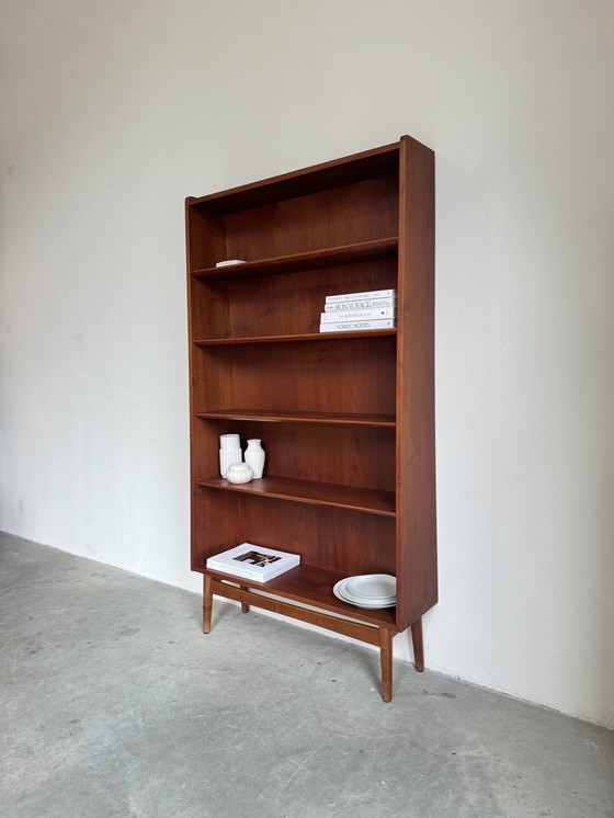 Image 1 of Bibliothèque Vintage Teck Fuselé