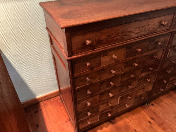 Image 1 of Cassettiera industriale antica.