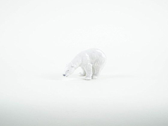 Image 1 of Porseleinen ijsbeerfiguurtje, Deens ontwerp, jaren 70, vervaardigd door Royal Copenhagen.