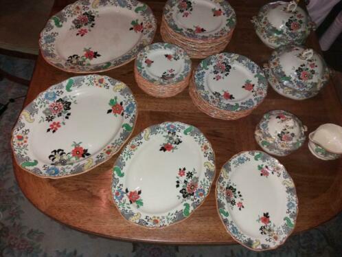 43 piece 19th New Chantilly Century Doulton style RN 537783