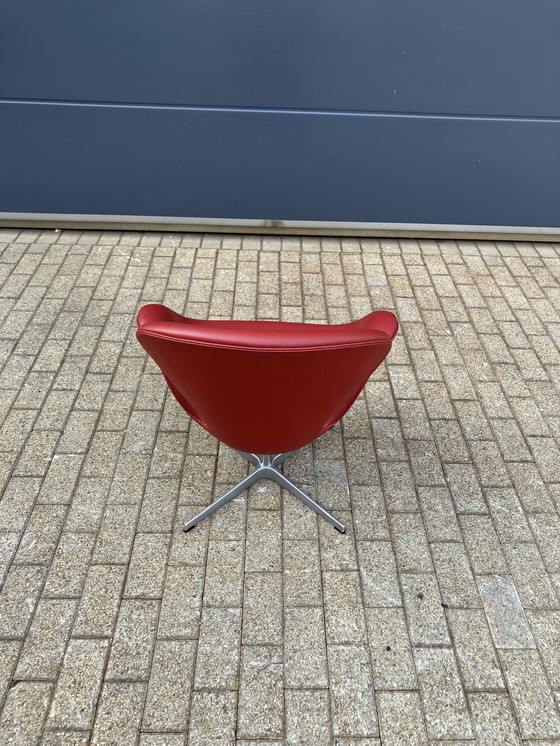 Image 1 of Silla Fritz Hansen Swan en cuero rojo indio, ¡¡¡NUEVA!!!