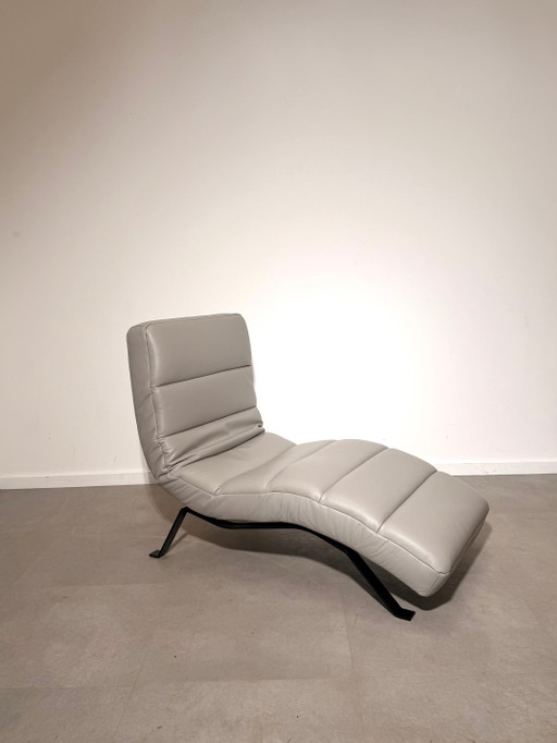 Chaise longue moderna de cuero – chaises longue (photo 2 of 7)