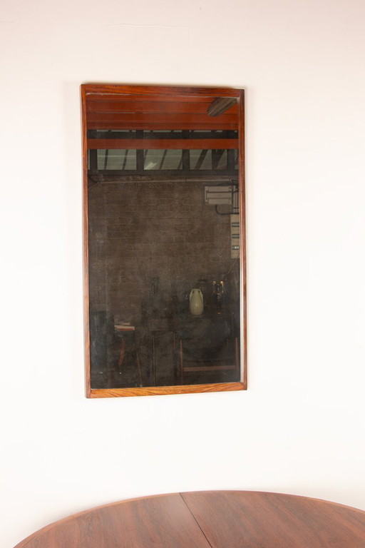 Grande specchio danese in palissandro di Aksel Kjesgaard per Odder 1960.