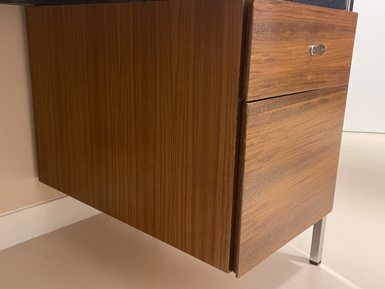 Image 1 of Bureau Florence Knoll