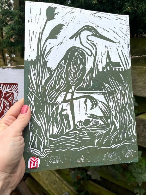 Image 1 of Linosnede van een reiger | Vogelkunst met groene inkt | Handgemaakt op A4-papier (beperkte oplage)