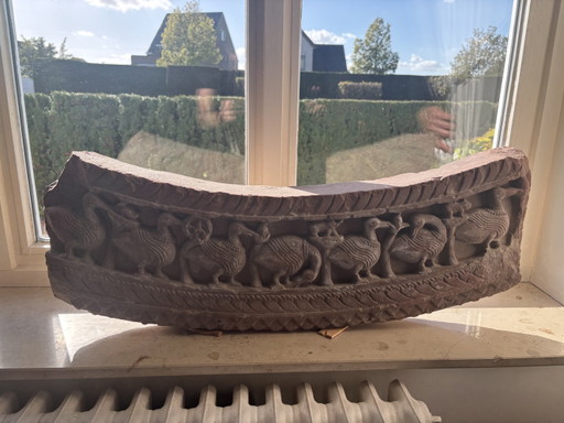 antique/sculpted architrave or frieze element of red sandstone from India (North India / Rajasthan / Madhya Pradesh).