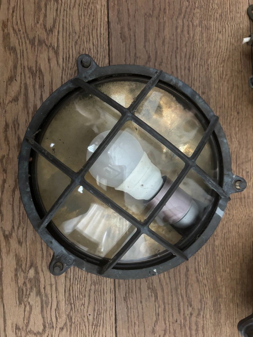 Lámparas náuticas nostálgicas