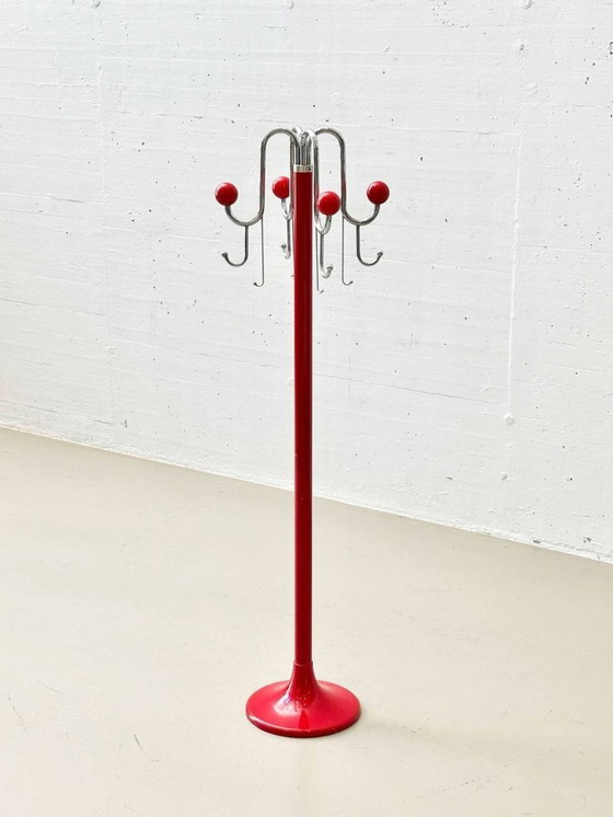 Image 1 of Armario de mediados de siglo de LHT Bologna en rojo.