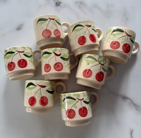 Image 1 of Set van 8 vintage keramische koffiekopjes met kersenmotief