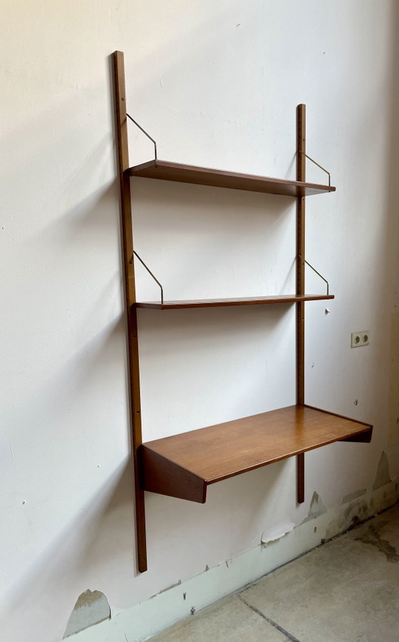 Image 1 of Vintage wandsysteem in de stijl van het Cadovius Royal System - Deens vintage - teak fineer