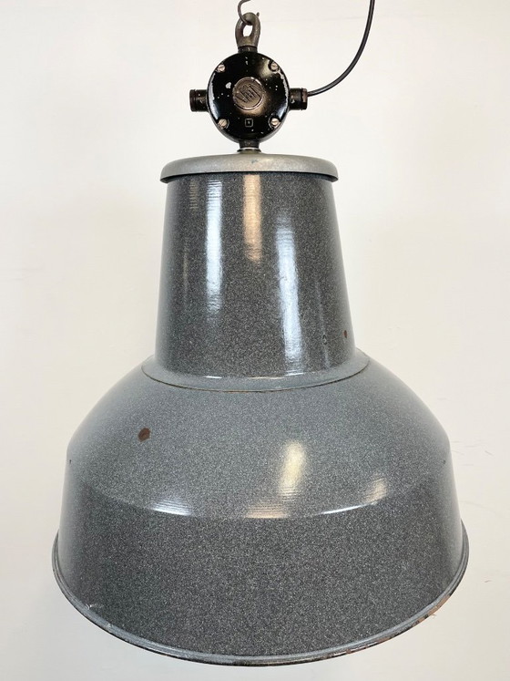 Image 1 of Grande lampe industrielle en émail gris d'Elektrosvit, années 1960
