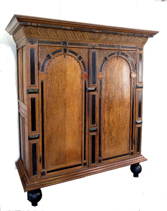 Image 1 of Hollandse 17de eeuwse Toogkast eikenhout