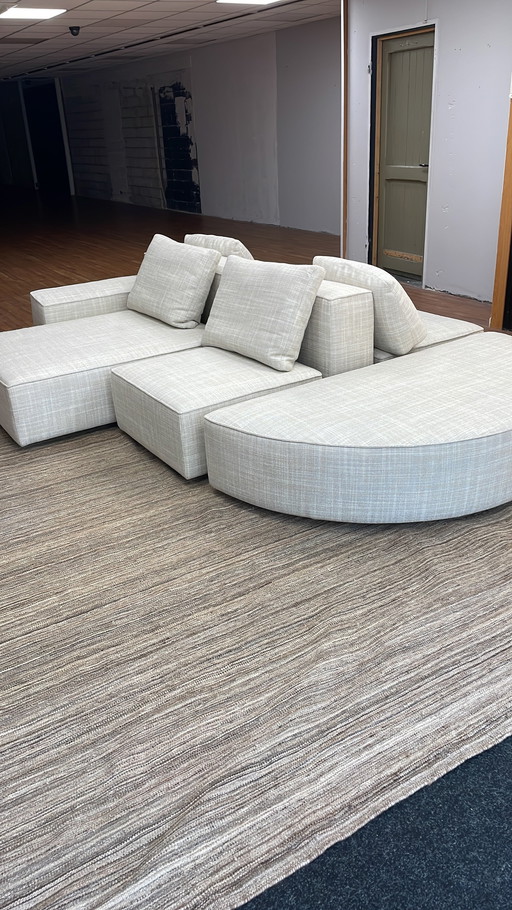 Exclusieve bank, Montis Domino