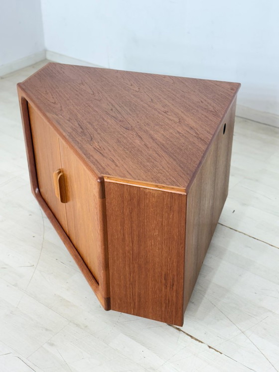 Image 1 of Commode en teck Drylund / Meuble TV d'angle en teck style années 60 / Commode en teck années 60