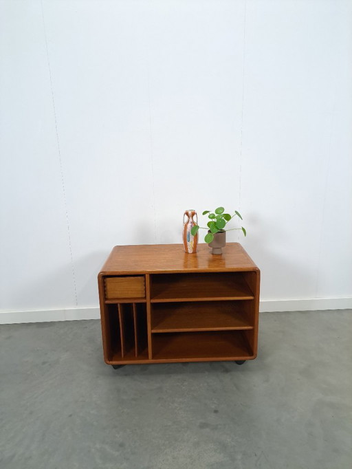 Mobile per LP, mobile TV, mobile audio dal design in teak Dyrlund