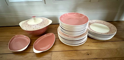 PARTIAL CROCKERY SET VILLEROY & BOCH