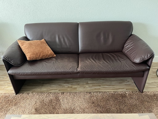 2 Leolux 2.5-seater benches