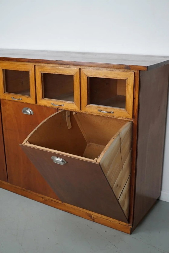 Image 1 of Vintage Nederlandse beuken- en eikenhouten fourniturenkast / graankast, jaren 1950