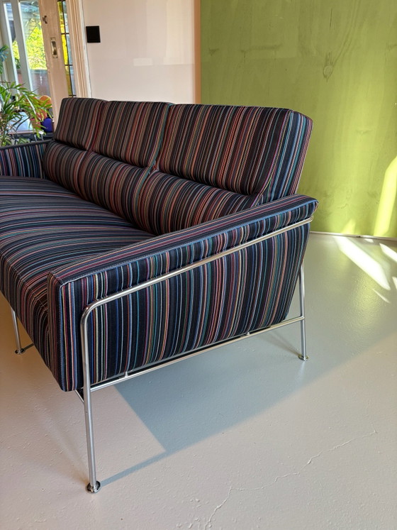 Fritz Hansen model 3303 Arne Jacobsen – 3-5 zitsbanken, Wol, Chroom (photo 3 of 15)