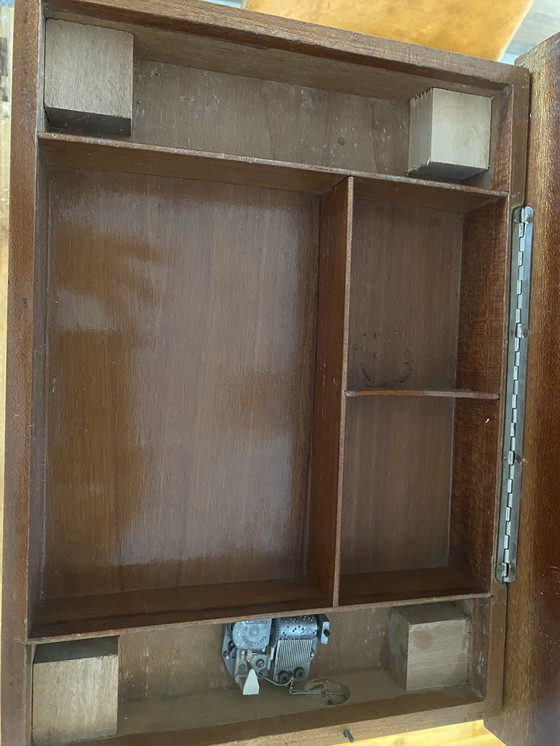 Image 1 of Charmanter klassischer Barock-Musik-Tisch aus den 1950er/60er Jahren mit funktionierender Spieluhr