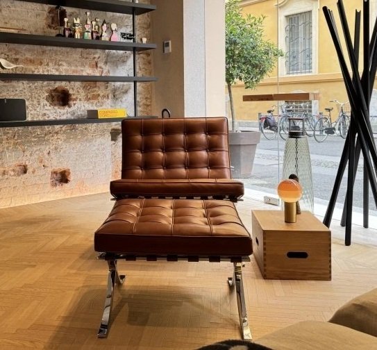 Image 1 of KNOLL SET BARCELONA NEW-NEVER USED Cognac leather design L. Mies Van der Rohe & Lilly Reich 1929