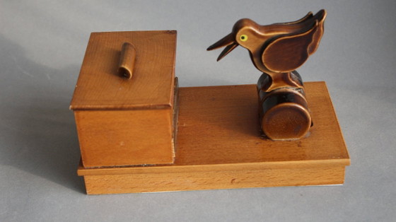 Distributeur de cigarettes vintage en bois en forme d'oiseau, datant des années 1950/60. – Objets déco, Wood (photo 4 of 8)